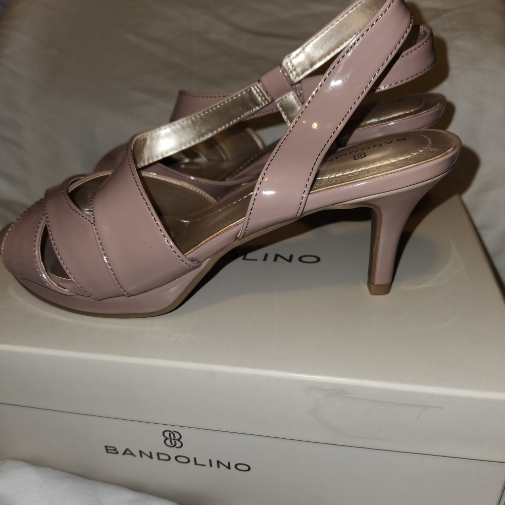 Womens 7.5 Blush Bandolino heels